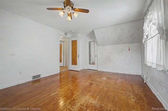 19036 Outer Drive, Dearborn, MI 48128