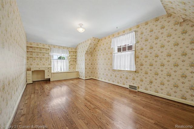 19036 Outer Drive, Dearborn, MI 48128
