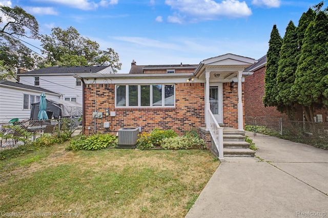 19036 Outer Drive, Dearborn, MI 48128