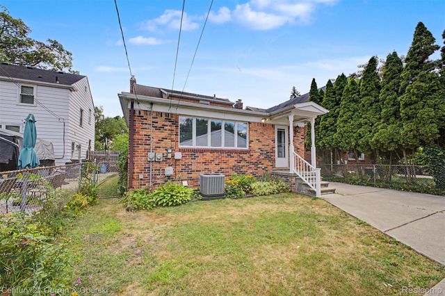19036 Outer Drive, Dearborn, MI 48128