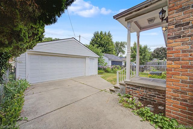 19036 Outer Drive, Dearborn, MI 48128
