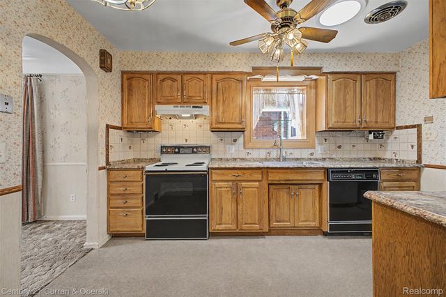 19036 Outer Drive, Dearborn, MI 48128