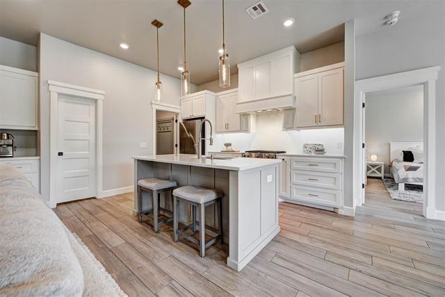 10800 Mountain Fork Drive, Yukon, OK 73099