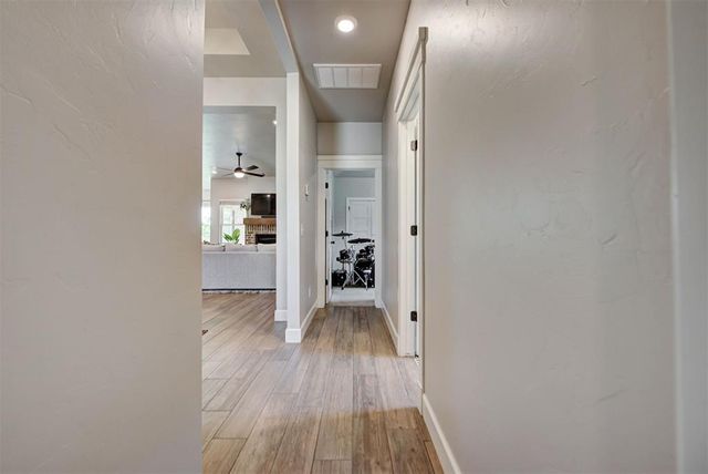 10800 Mountain Fork Drive, Yukon, OK 73099