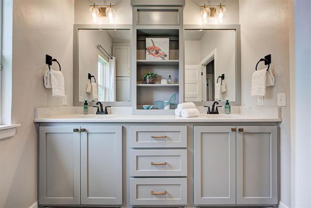 10800 Mountain Fork Drive, Yukon, OK 73099