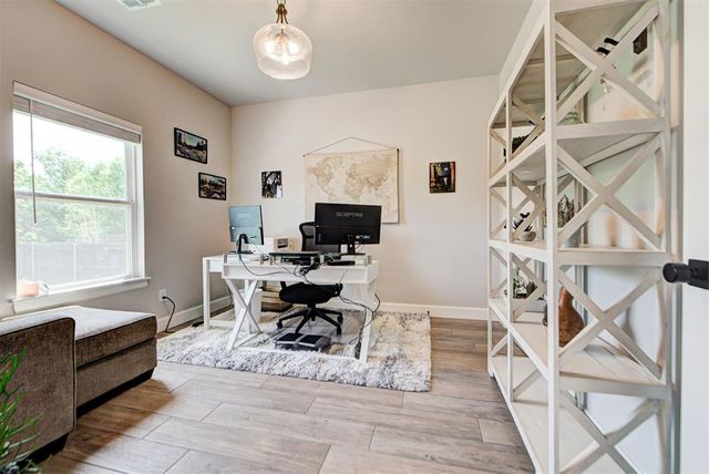 10800 Mountain Fork Drive, Yukon, OK 73099