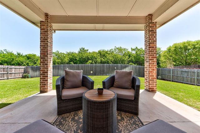 10800 Mountain Fork Drive, Yukon, OK 73099