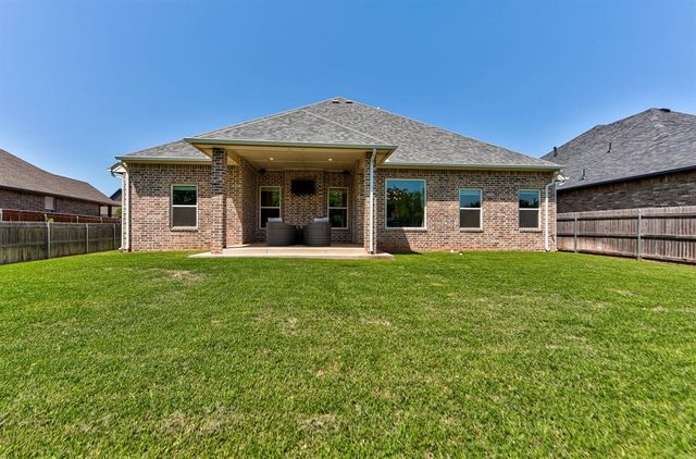 10800 Mountain Fork Drive, Yukon, OK 73099