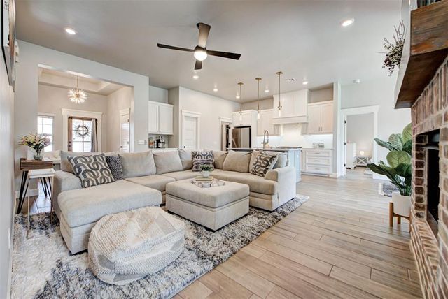 10800 Mountain Fork Drive, Yukon, OK 73099