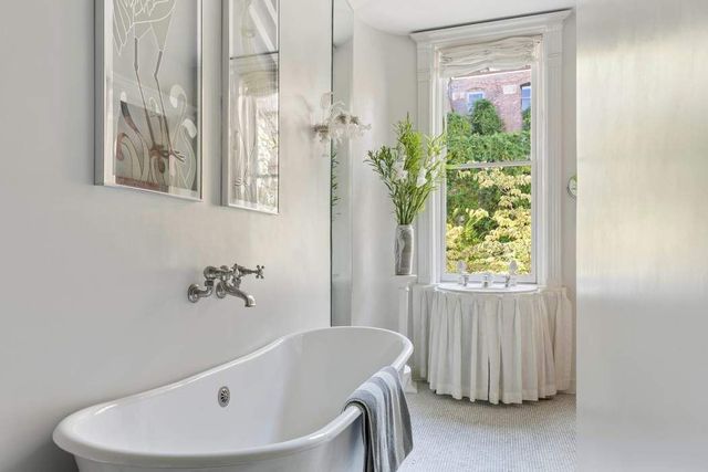 138 W 82nd Street, New York City, NY 10024