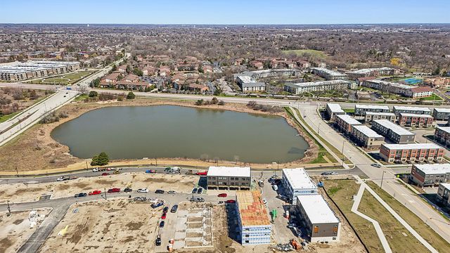 2224 Lakeshore Drive, Schaumburg, IL 60173