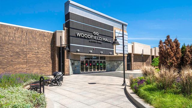 2224 Lakeshore Drive, Schaumburg, IL 60173