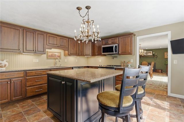 40 White Pine Drive, Glocester, RI 02814