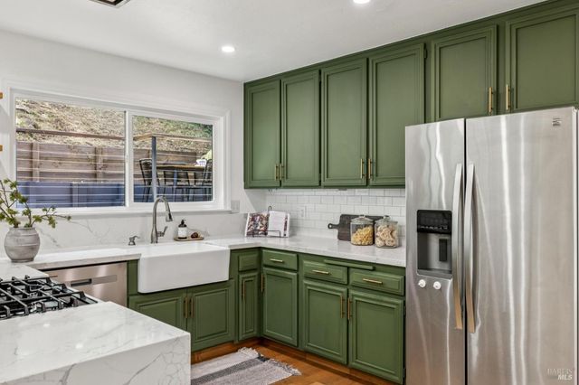 227 Coleman Dr, San Rafael, CA 94901