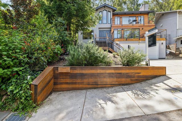 227 Coleman Dr, San Rafael, CA 94901