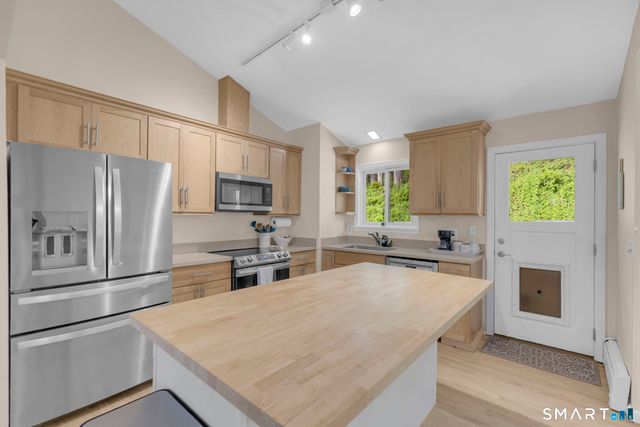 41 Elbow Hill Road, Brookfield, CT 06804