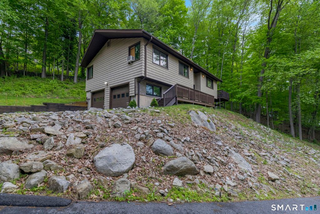 41 Elbow Hill Road, Brookfield, CT 06804