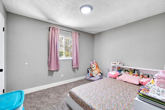25410 Dawnridge Drive, Madera, CA 93638