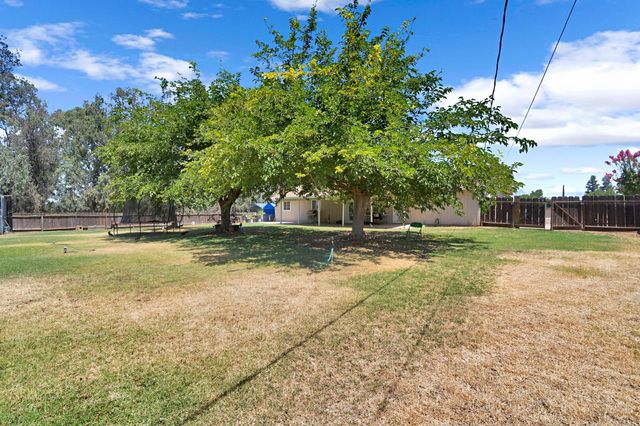 25410 Dawnridge Drive, Madera, CA 93638