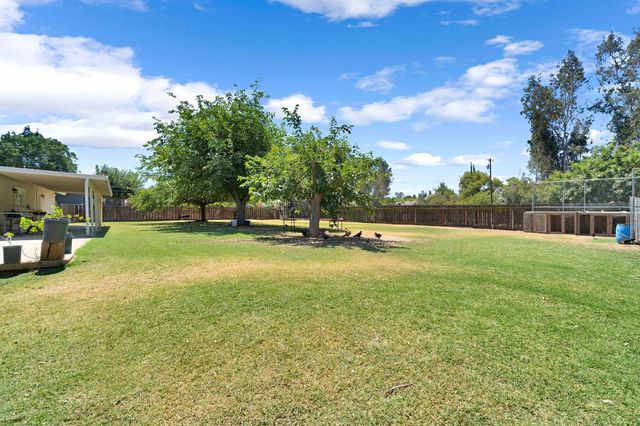 25410 Dawnridge Drive, Madera, CA 93638
