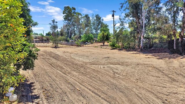 25410 Dawnridge Drive, Madera, CA 93638