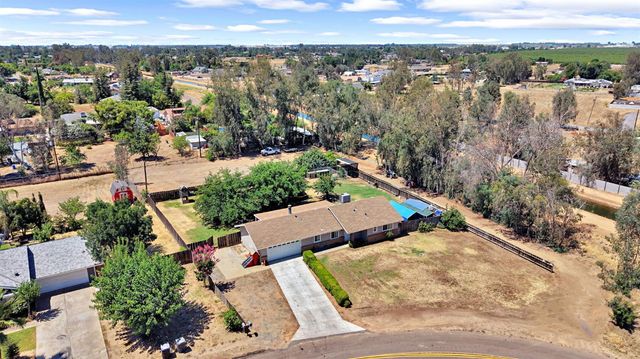 25410 Dawnridge Drive, Madera, CA 93638