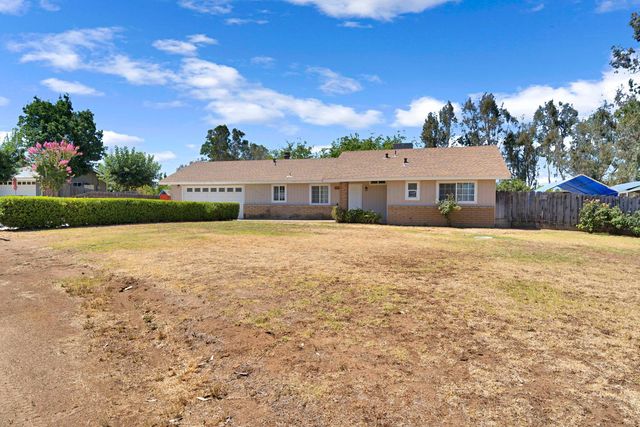25410 Dawnridge Drive, Madera, CA 93638