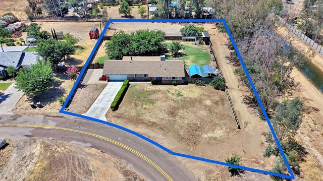 25410 Dawnridge Drive, Madera, CA 93638