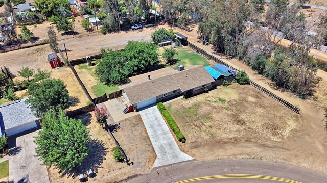 25410 Dawnridge Drive, Madera, CA 93638