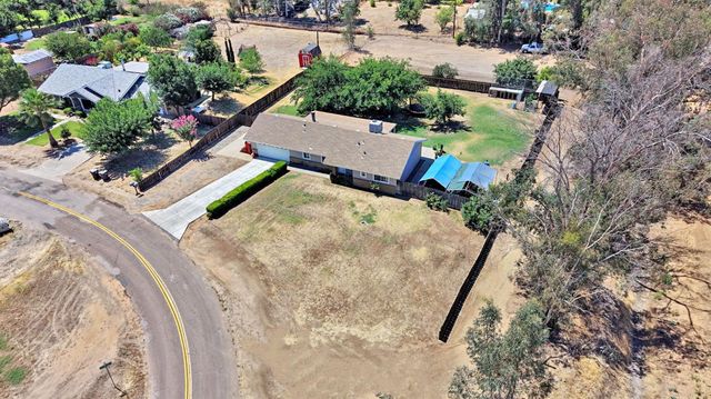 25410 Dawnridge Drive, Madera, CA 93638
