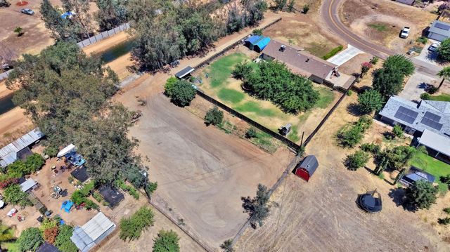25410 Dawnridge Drive, Madera, CA 93638