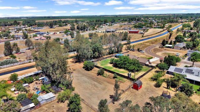 25410 Dawnridge Drive, Madera, CA 93638