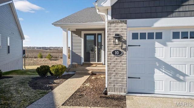 10 Muir Trail Court, Cottleville, MO 63304