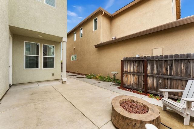 1738 Golden Poplar Ave, Sacramento, CA 95834
