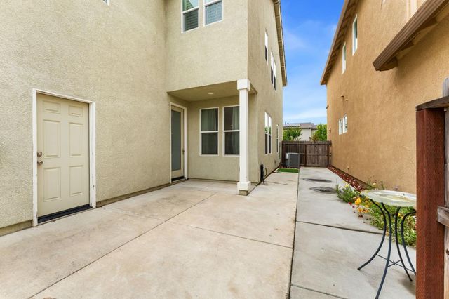1738 Golden Poplar Ave, Sacramento, CA 95834