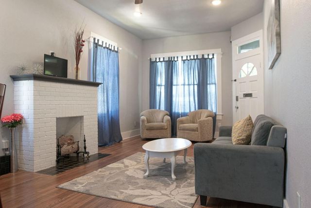 1911 34th Street, Galveston, TX 77550