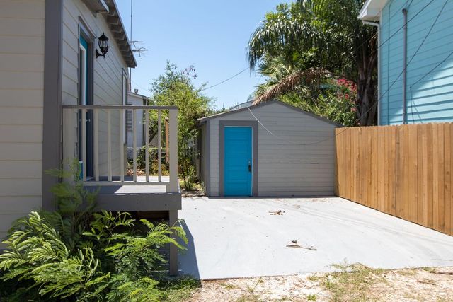 1911 34th Street, Galveston, TX 77550