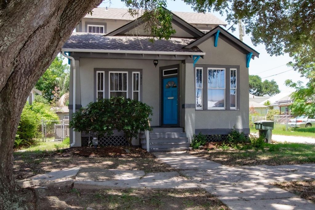 1911 34th Street, Galveston, TX 77550