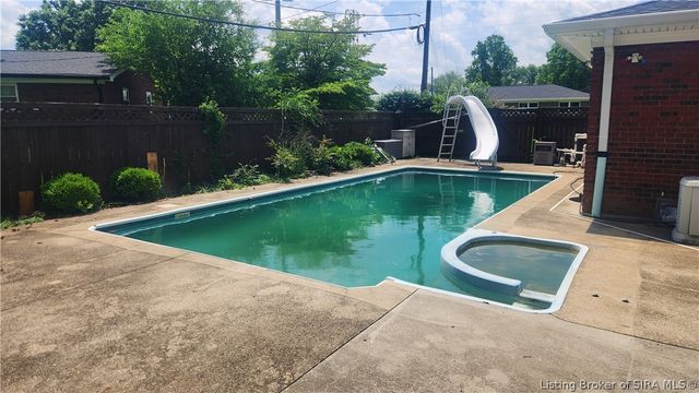 1806 Elmwood Drive, Clarksville, IN 47129