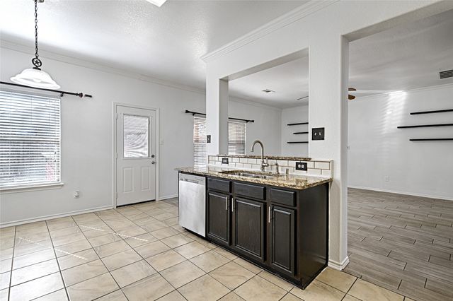 4404 Grassy Glen Drive, Fort Worth, TX 76244