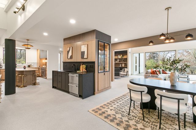 8830 NW 35th Street, Ankeny, IA 50023