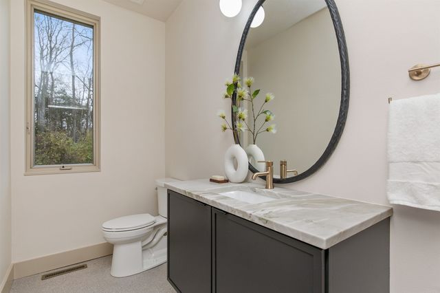 8830 NW 35th Street, Ankeny, IA 50023
