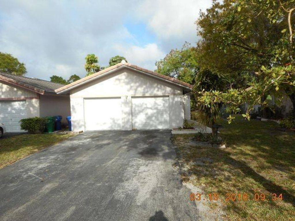 1722 NW 93rd Terrace, Coral Springs, FL 33071