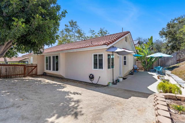2027 Pointer Glen, Escondido, CA 92029