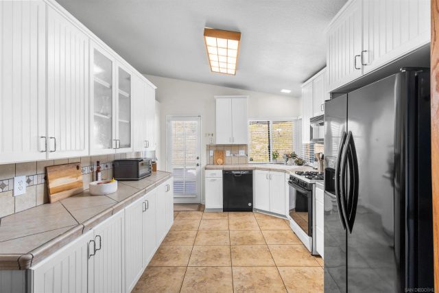 2027 Pointer Glen, Escondido, CA 92029
