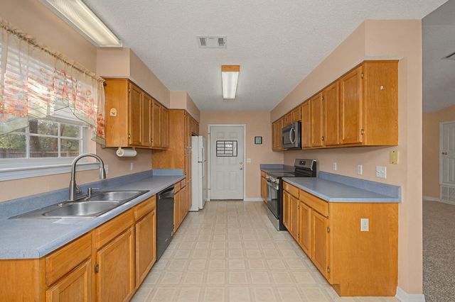 223 Runnymeade Drive, Crestview, FL 32539