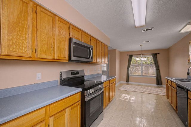 223 Runnymeade Drive, Crestview, FL 32539