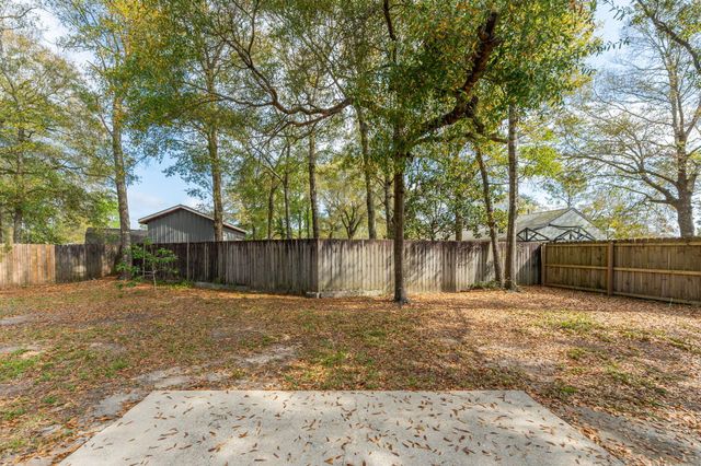 223 Runnymeade Drive, Crestview, FL 32539