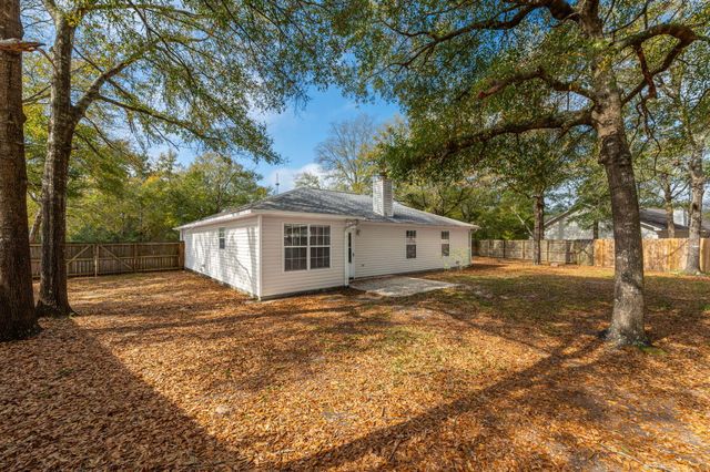 223 Runnymeade Drive, Crestview, FL 32539