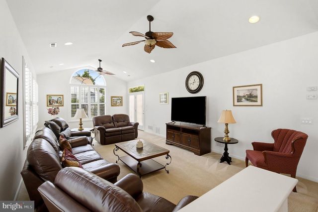 714 HOLLYBROOK LN, Manchester Twp, NJ 08759
